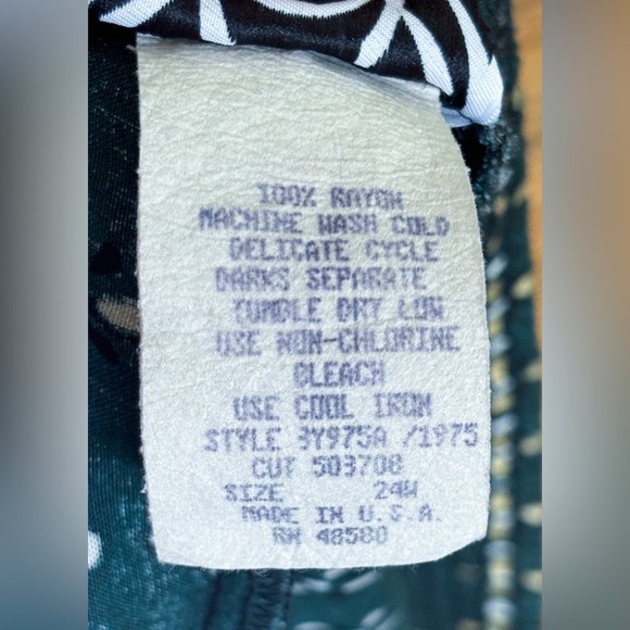 Forest Green Patterned Mom Shorts Size 24W Pull On Vintage Boho Grunge Goblin - Picture 4 of 6